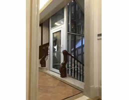 白色框架手拉門液壓電梯