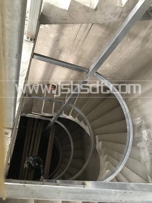 U型樓梯電梯井施工方案