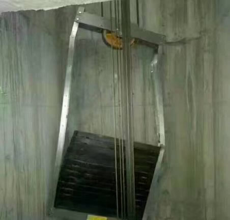 劣質(zhì)電梯對重框